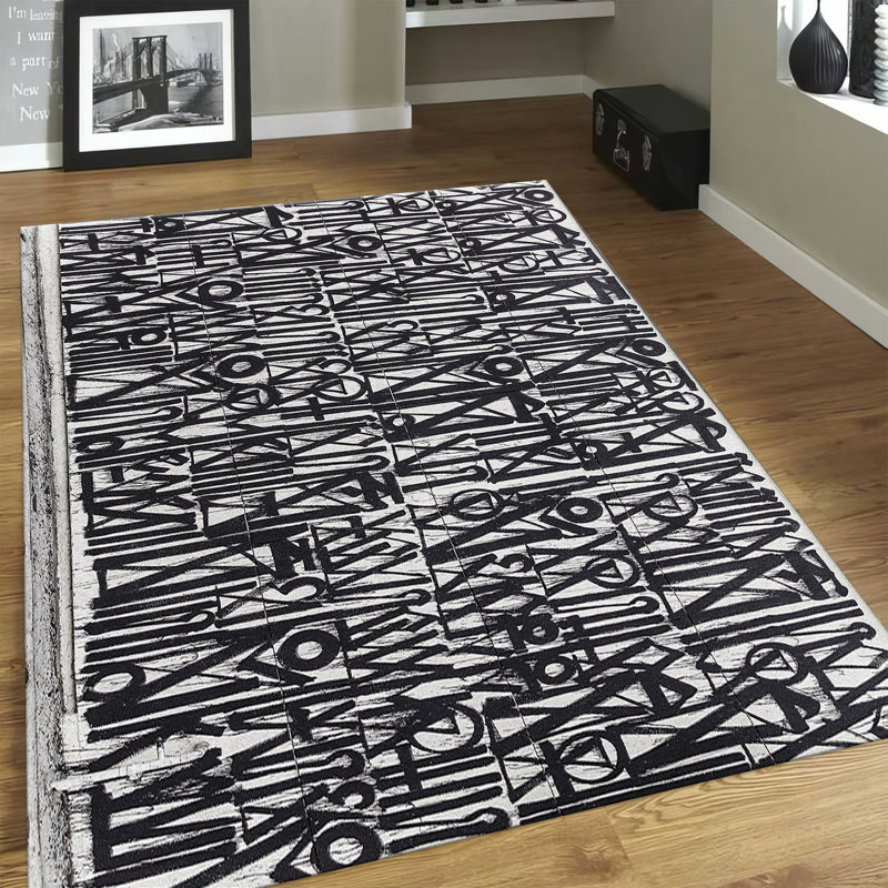 Exquisite Soft Pile Rug with Intricate Geometric Design for an Elegant Touch to Any Room Decor, Rectangle 3'11" x 5'11"