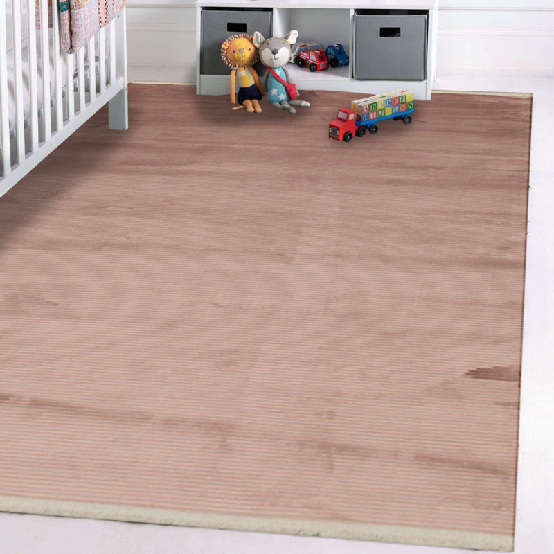 Tapis rose en viscose tissé à la main de couleur unie Delshawn, Rectangle 5 pi 3 po x 7 pi 7 po