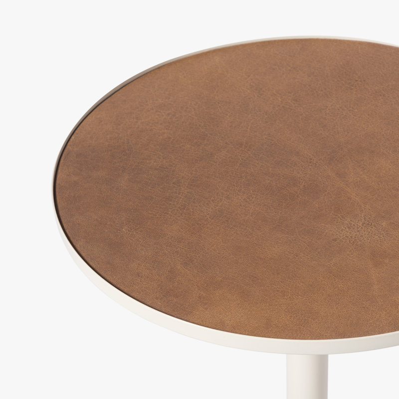 Table d'appoint ronde Calder, plateau en cuir, pied fin, couleur ivoire, style moderne, idéale pour le salon., Ivoire ivoire