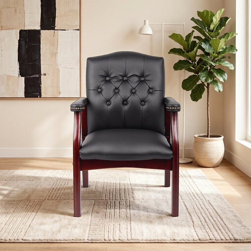 Fauteuil de direction capitonné en similicuir l 24 po avec garniture cloutée, Black