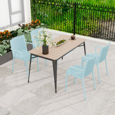 Ensemble de 4 chaises de salle à manger empilables intérieures / extérieures