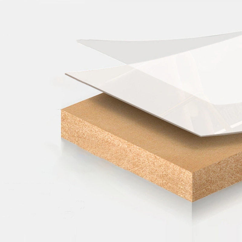 Poste de travail rectangulaire pour 3 personnes avec cabine