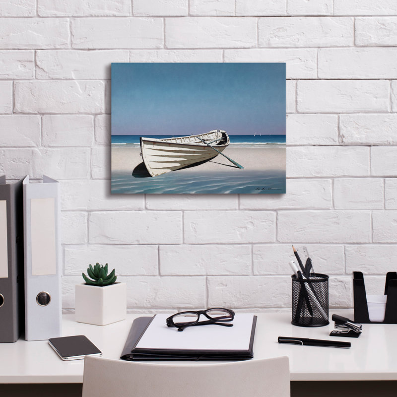 «White Boat On Beach» par Zhen-Huan Lu, art mural sur toile, H 12 po x l 16 po x P 0,75 po