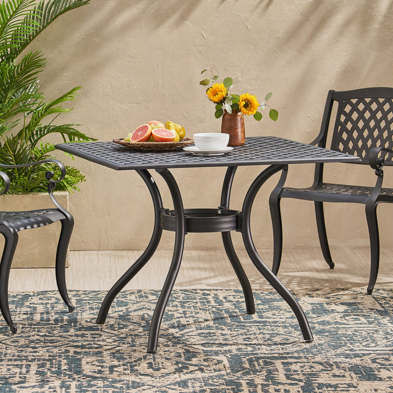 TABLE CAILLETTE EN CAOUTCHOUC I 39IN SQ