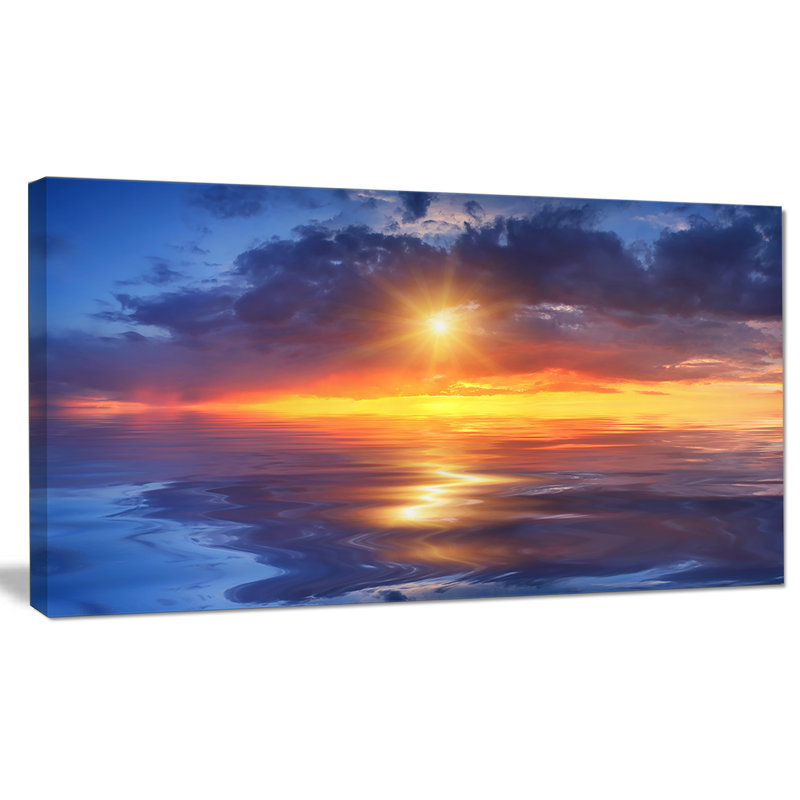 «Cloudy Sunset Reflection in Lake», impression sur toile tendue, H 16 po x l 32 po x P 1 po