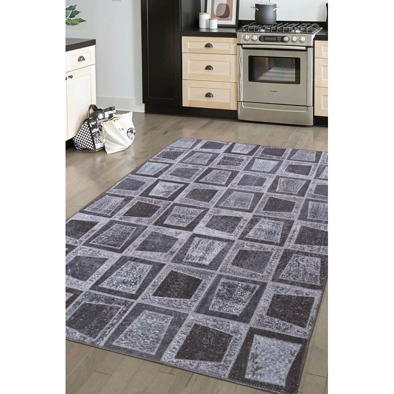 Vonzay Luxurious Black Area Carpet, 4.9 x 7.5 Feet | 100% Polyester, 1850 g/m² | Pile Height: 0.2 Inches | Eco-Friendly Recycled Poly Cotton Underside | Machine-Woven Design, Soft and Durable, Perfect for Home Décor