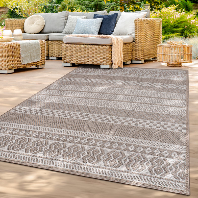Brizeth Geometric Indoor / Outdoor Rug, Rectangle 2'7.5" x 4'11.1"