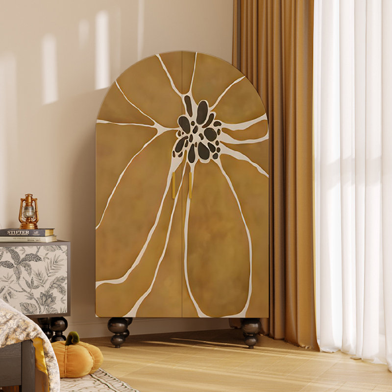 Armoire arquée avec tablettes et portes