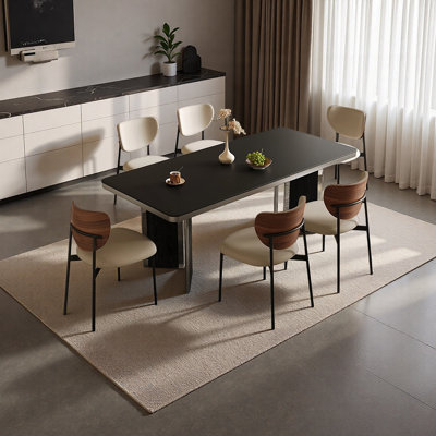 Table de salle à manger élégante