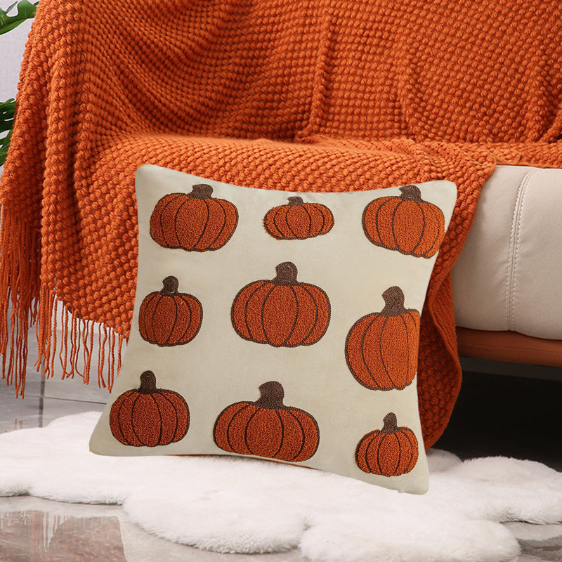 Housse de coussin en velours brodé Autumns