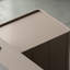Bureau en bois manufacturé en L gris et brun noisette avec bureau à 3 tiroirs-869845009-869845010