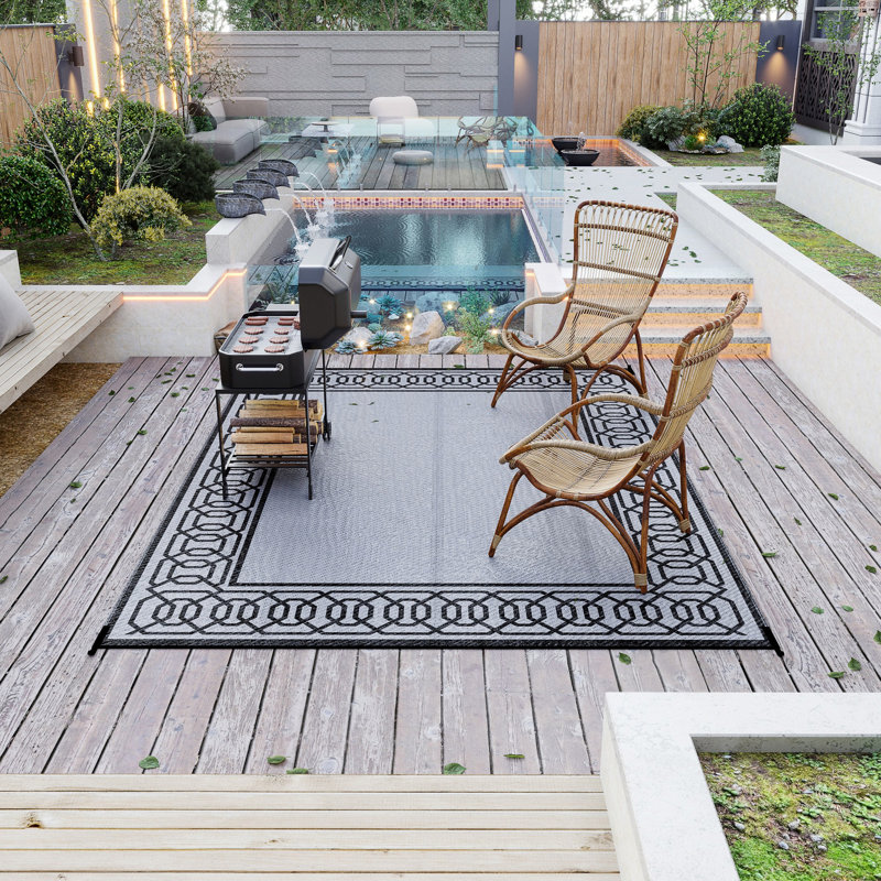 Tapis de plage Deck Beach, extérieur en plastique imperméable 9 pi x 12 pi, réversible, bordure noire et grise, pour cour arrière, pique-nique, tapis d'extérieur de camping