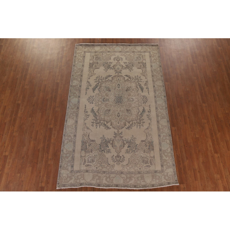 Tapis traditionnel en laine vieilli 6 x 10
