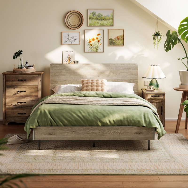 Deundre Ergonomic Metal Platform Bed, Full / Double, Brown