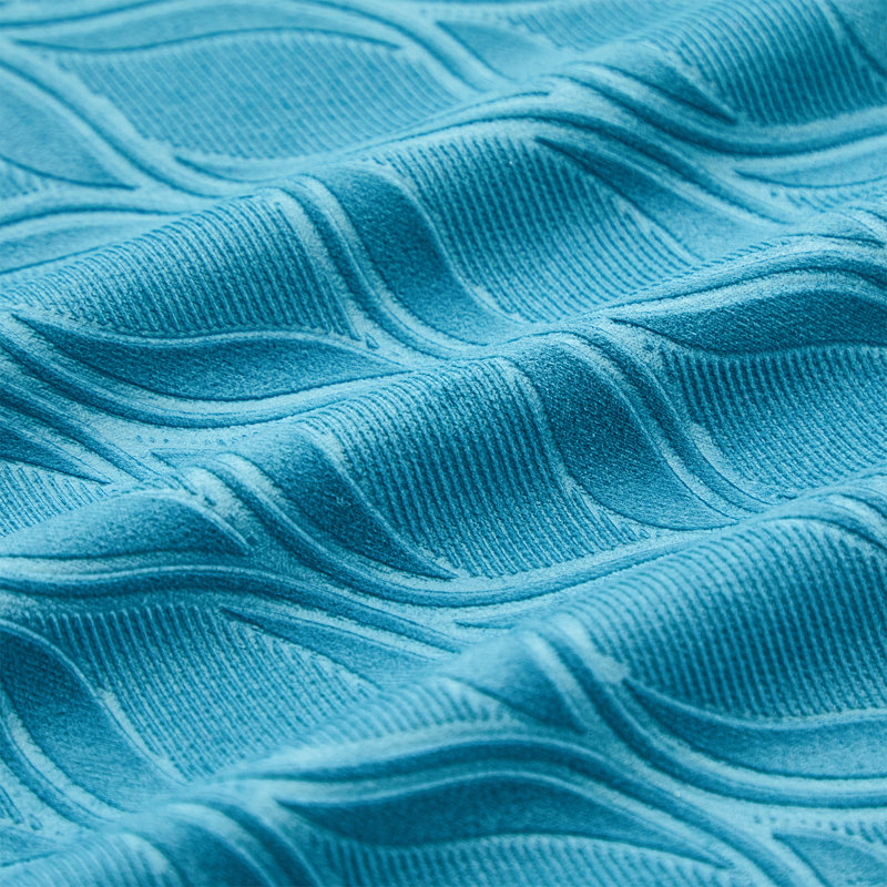 Housse de coussin en velours géométrique 18 po Velvet Ocean Waves, Bleu