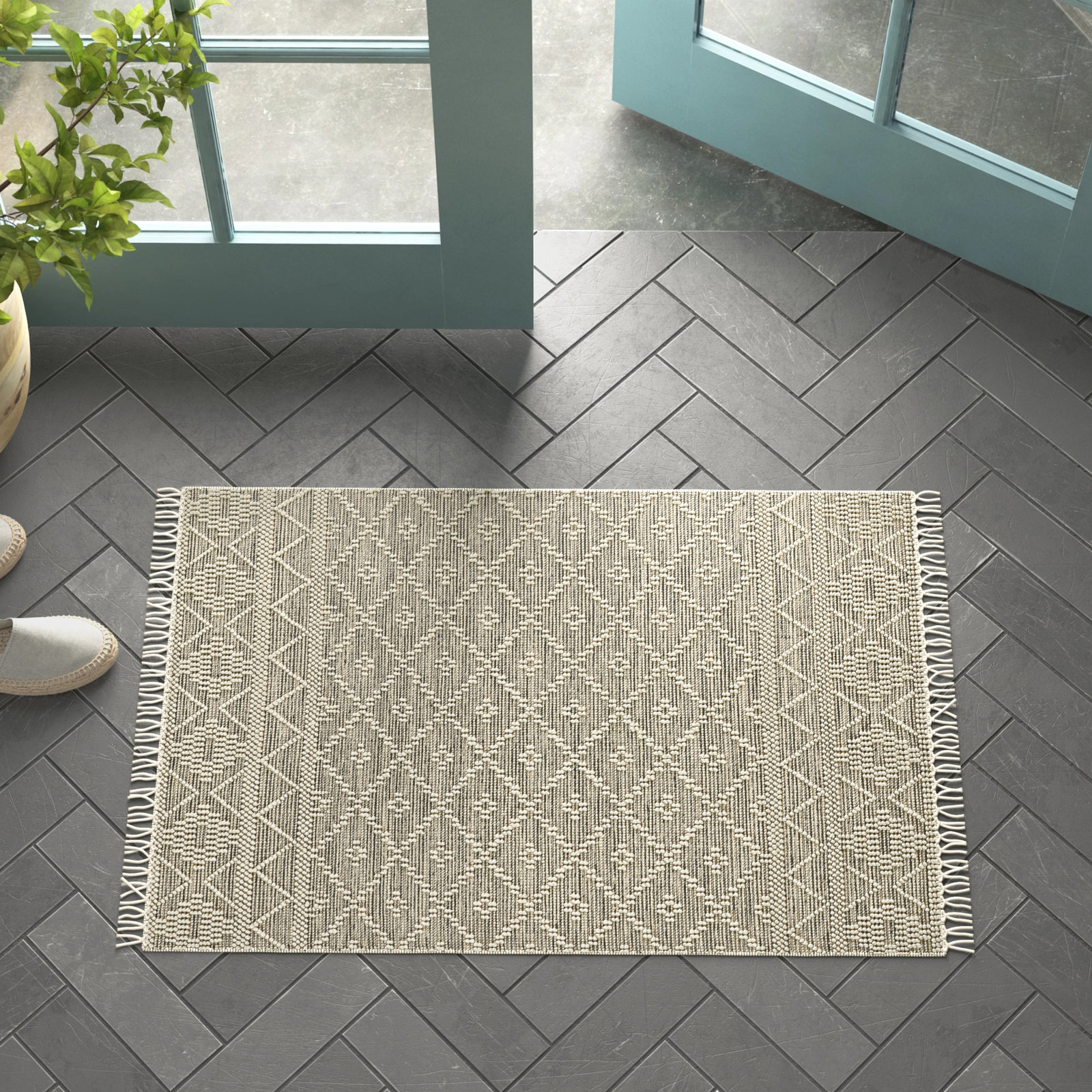 Alyson Beige Gray Hand-Woven Geometric Rug, Rectangle 2' x 3'