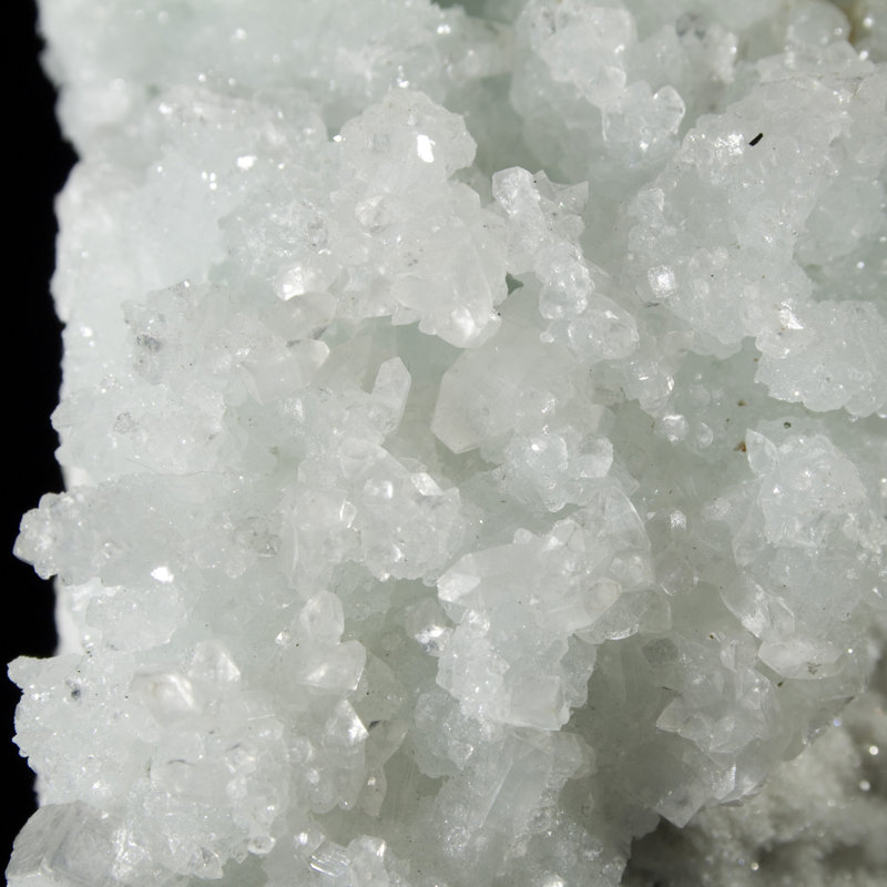 Prehnite sur calcédoine blanche neige