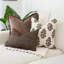Housses d'oreiller à motif de blocs bruns-131246328