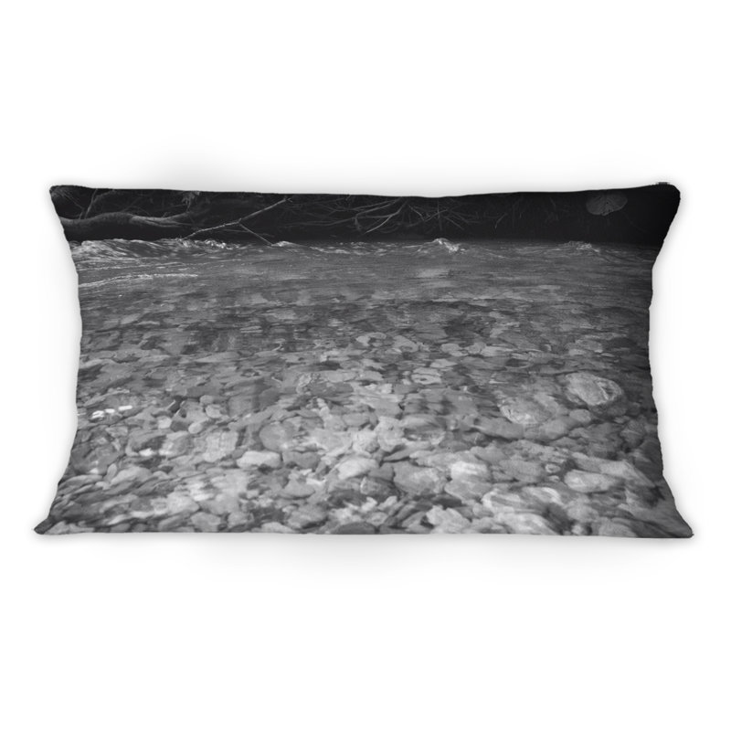 River and Gray Stones - Coussin décoratif imprimé traditionnel 1