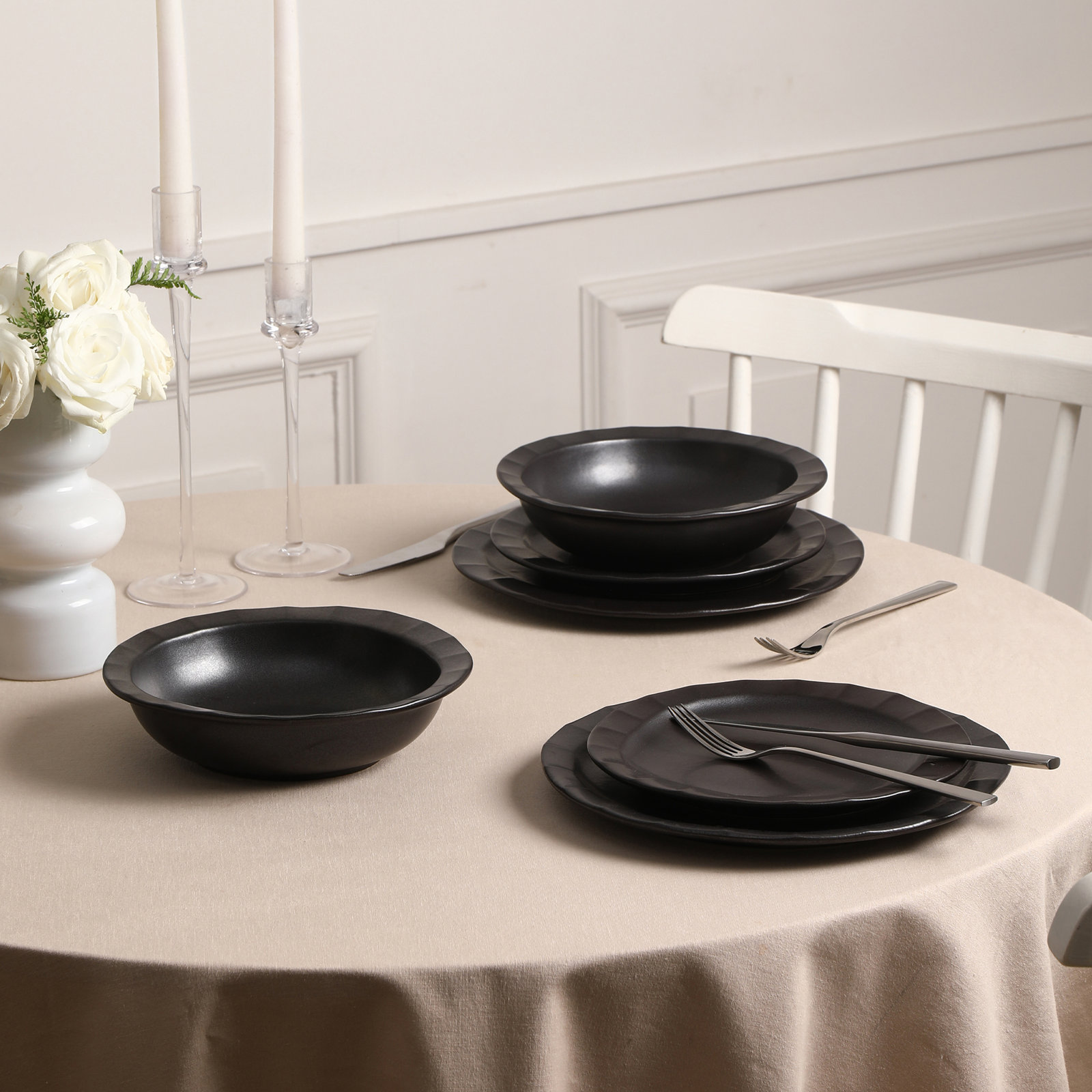 Oasis 10" Dinner Plate, Black