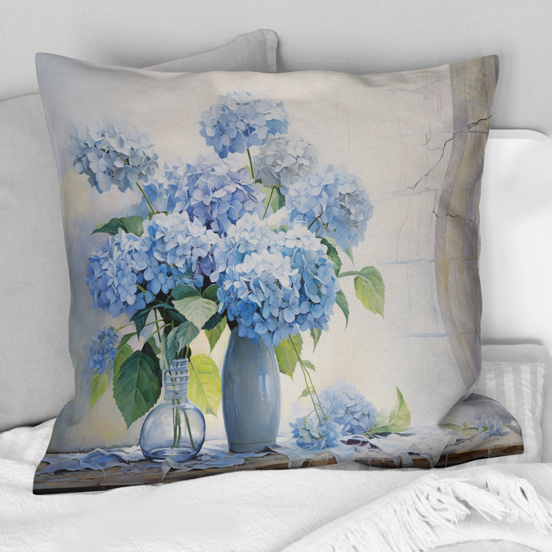 Coussin Blue Hydrangea Farmhouse Still Life - Hydrangea, 22" x 22"