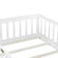 Lit simple au sol avec garde-corps de sécurité, idéal pour les enfants en transition et les espaces compacts-124101316