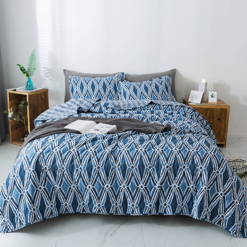 Geometric Shapes Quilt, King Quilt + 2 Shams