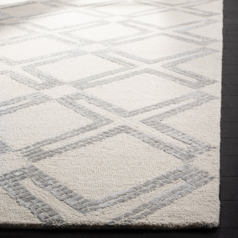 Chaudri Hand Tufted Wool Oriental Rug, Rectangle 5' x 8'
