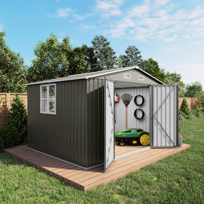 Remise de rangement extérieure 10 X 8 pi, métal gris, porte verrouillable, évent et fenêtre de style maison de campagne pour vélos, chaises, loquet de jardin en métal facile à assembler sur les portes doubles, fenêtres de ventilation, idéal