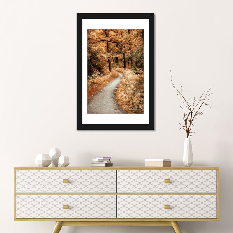 Winding Path, reproduction de photo sur toile tendue, H 24 po x l 16 po x P 1 po, Papier d'art encadré noir, Blanc