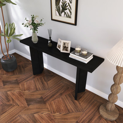 Stylish Console Table With Pine Veneer