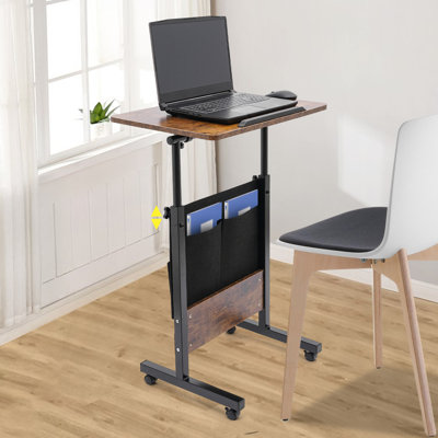 Bureau roulant brun réglable en hauteur pour ordinateur portable, inclinable à 180°, avec sac de rangement pour la maison, la chambre ou le bureau.