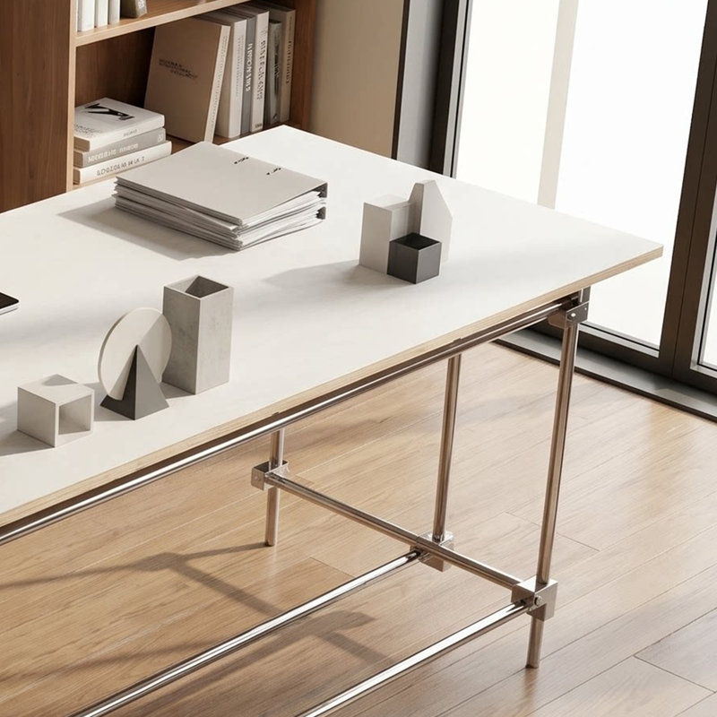 Bureau blanc Bauhaus, H 29,52 po x l 78,74 po x P 31,49 po