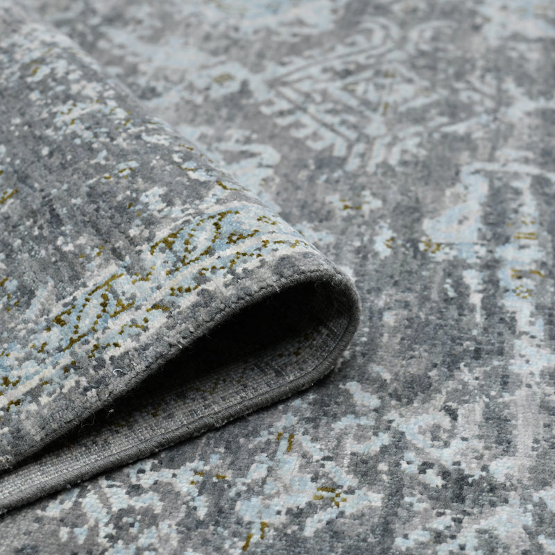 Nuit Arabe Wool Geometric Area Rug in Silver, Rectangle 2' x 3'