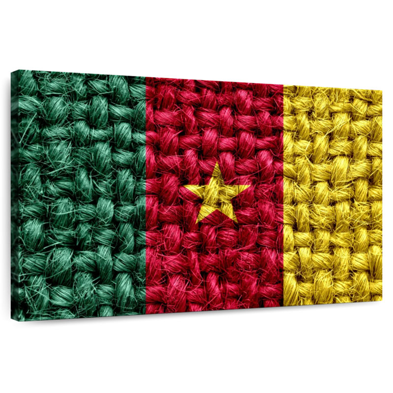 Tissage de paille avec le drapeau camerounais, H 20 po x l 30 po