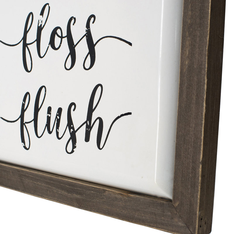 Art mural en bois émaillé Wash Brush Floss Flush - 16 po x 12 po - blanc, brun