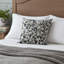 Coussin Plutus-103835887-103835886