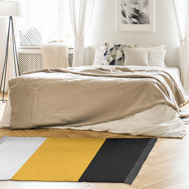 Tapis à rayures 4,6 pi x 5,5 po, zone dorée/noire