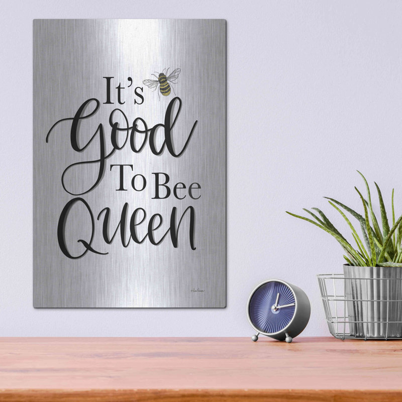 «It's Good To Be Queen» par Lisa Larson, H 16 po x l 12 po