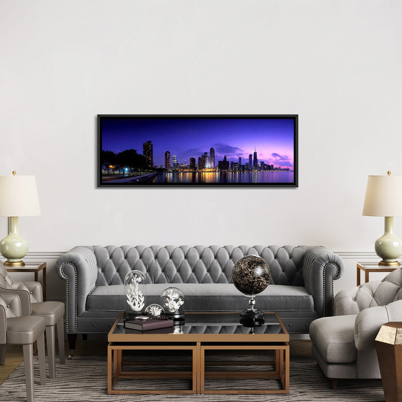 Night Skyline Chicago, Illinois - reproduction de photo sur toile, H 12 po x l 36 po x P 1,5 po, Toile avec cadre noir