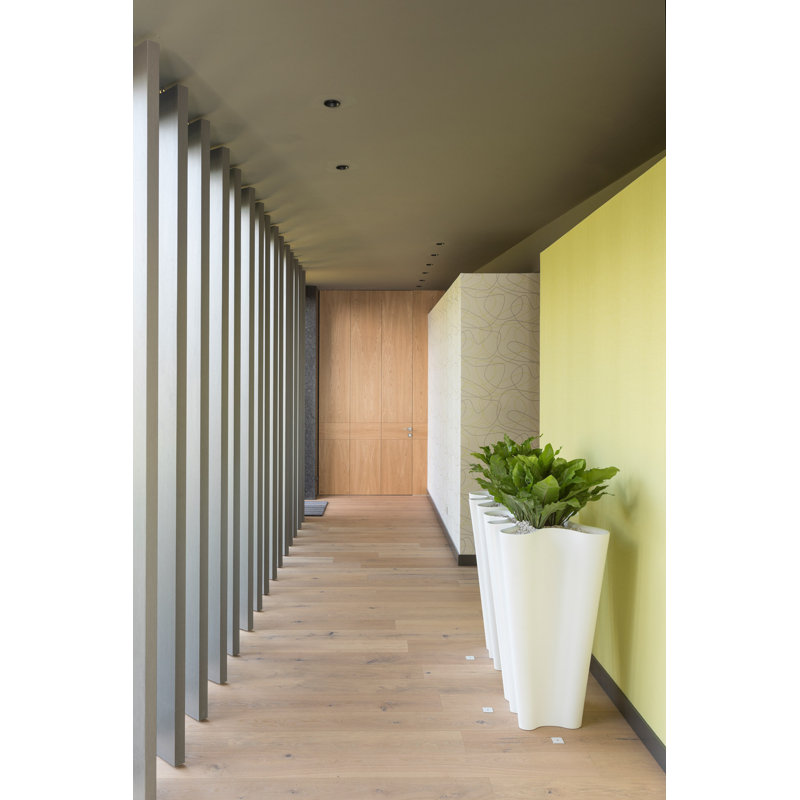 Bye-Bye Resin Pot Planter, 39.25" H x 23.5" W x 22" D, White