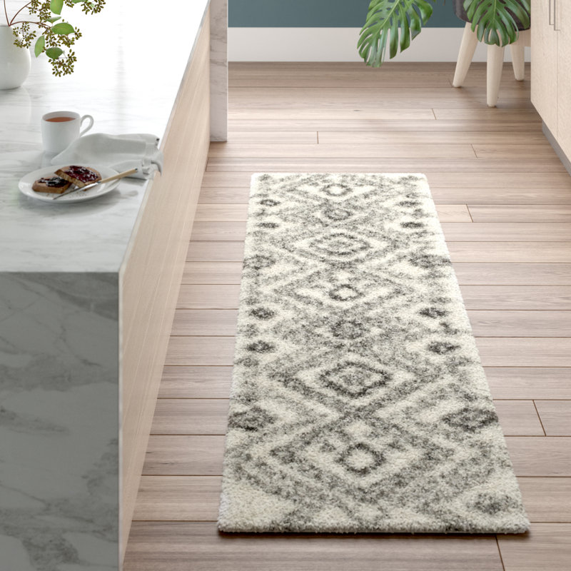 Coss Geometric Indoor Rug, Rectangle 2'3" x 7'6"'