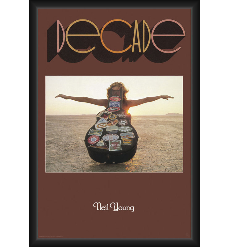  Officiellement sous licence Neil Young - Décennies - Affiche d'art encadrée - 24 po x 36 po - Cadre en bois d'ingénierie robuste avec verre plexi - prêt à être accroché