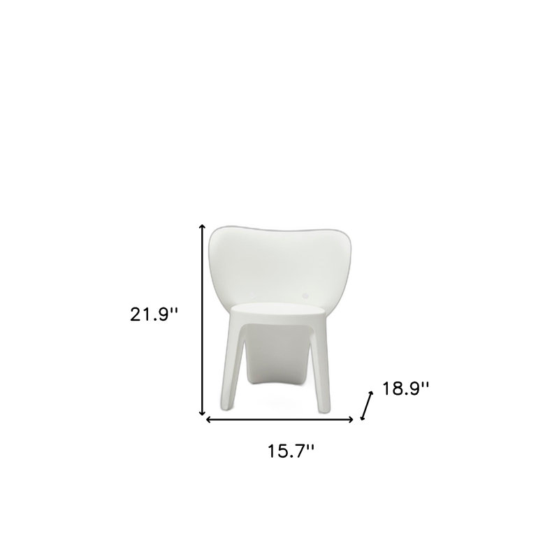 Ensemble de quatre chaises pour enfants en plastique blanc robuste