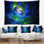 Abstrait spirale bouclée bleue sur tapisserie noire-28497028