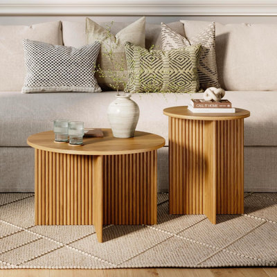 Stead Round Fluted Nesting Coffee Tables, 2 Piece Coffee Table Set, Modern Coffee Table for Living Room, Modern Home Decor, Solid Wood Base and Wood Grain Veneer Top
