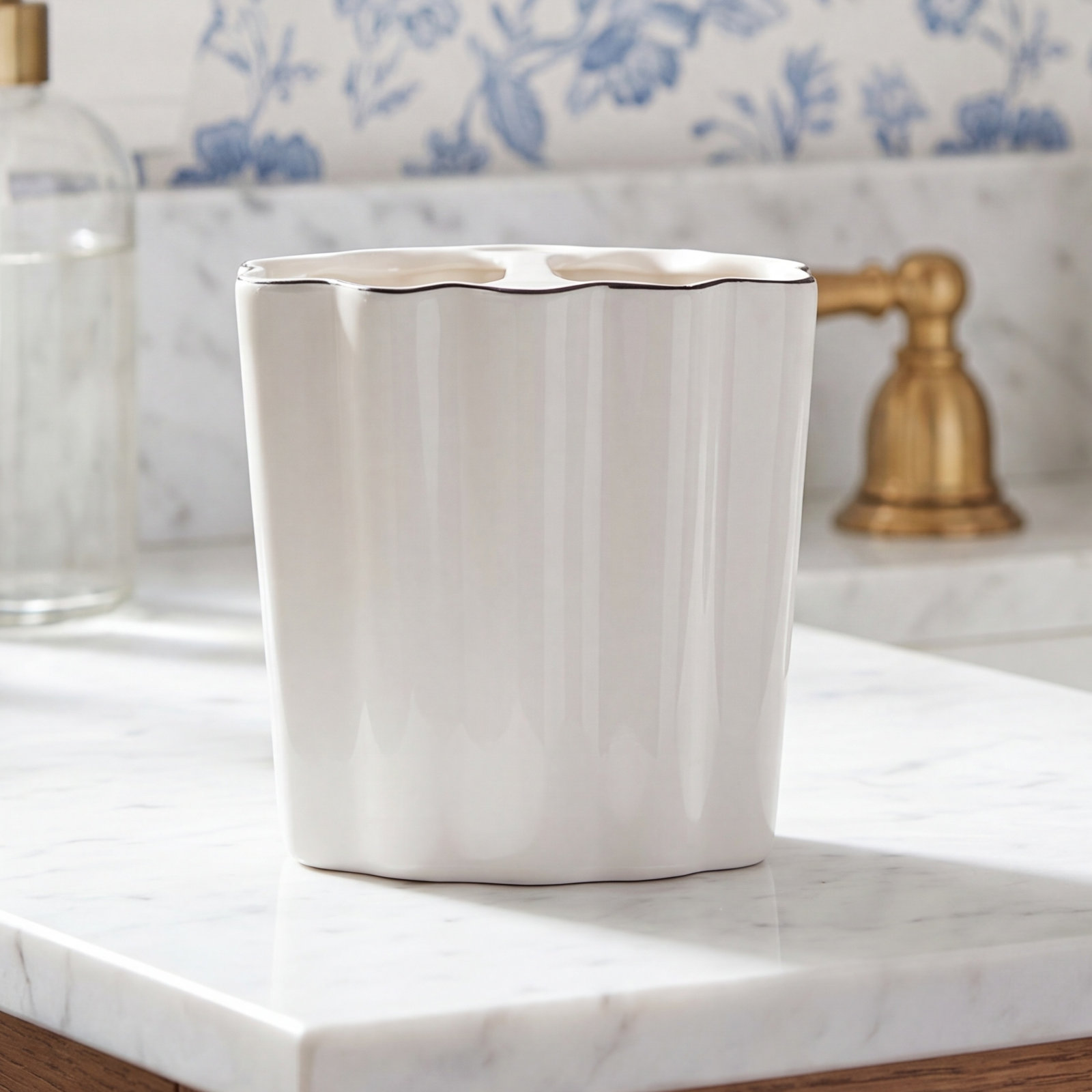 Le Marais Toothbrush Holder