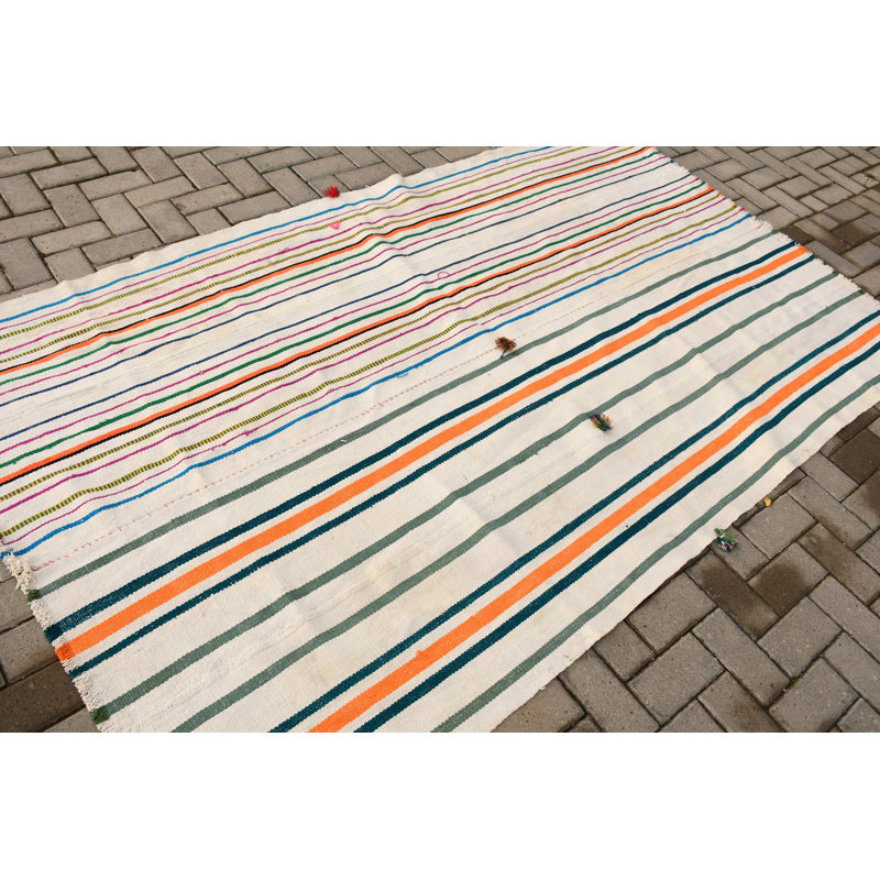 Kilim turc authentique fabriqué à la main avec des rayures vibrantes, parfait pour rehausser le décor de votre salon
