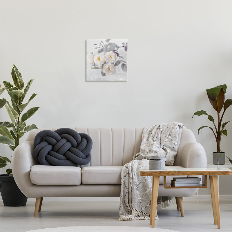Fleurs blanches sur toile grise, design par Emily Ford, H 17 po x l 17 po