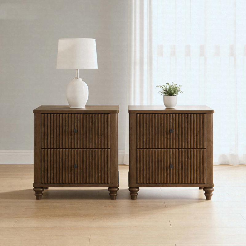 Table de chevet cannelée 21,65 po avec 3 tiroirs Kernie, Noyer, Ensemble de 2